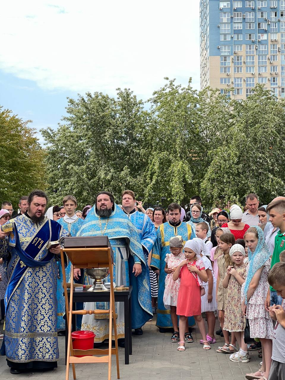 В храме святителя Спиридона, епископа Тримифунтского, чудотворца прошел молебен на начало учебного года